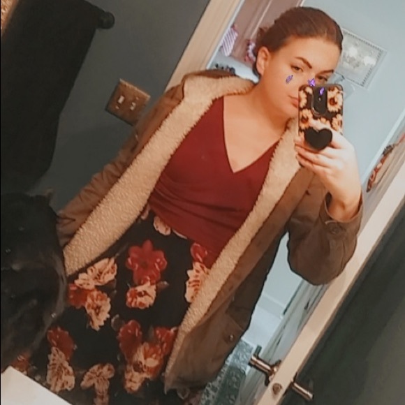 Meet your Posher, Jennifer - Picture 5 of 5